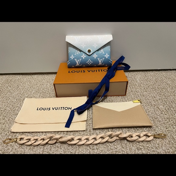 LV Monogram Giant By The Pool Medium Kirigami Pochette Beige Blue Envelope Pouch - Picture 2 of 14